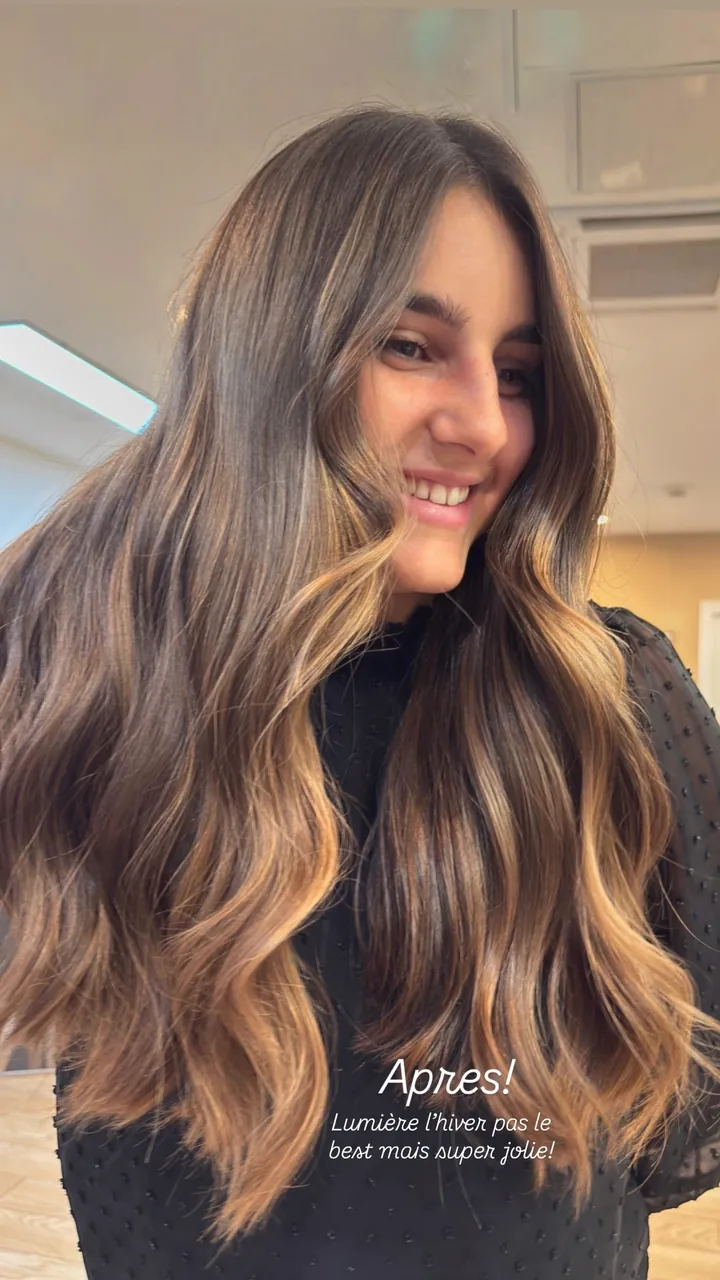 Balayage SunKissed AirTouch réalisé sur modèle pendant l’atelier