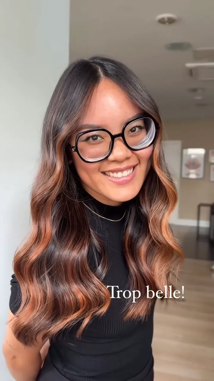 Balayage SunKissed AirTouch réalisé sur modèle pendant l’atelier