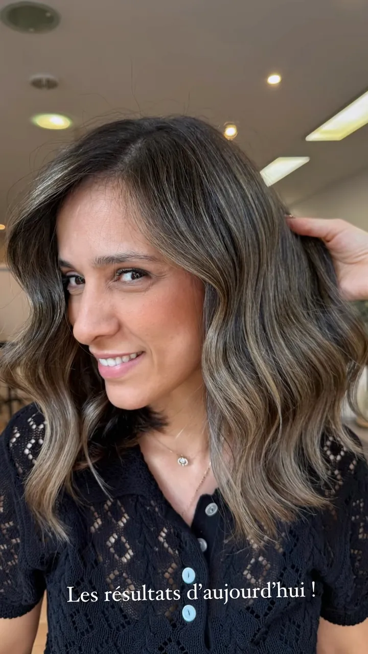 Balayage SunKissed AirTouch réalisé sur modèle pendant l’atelier