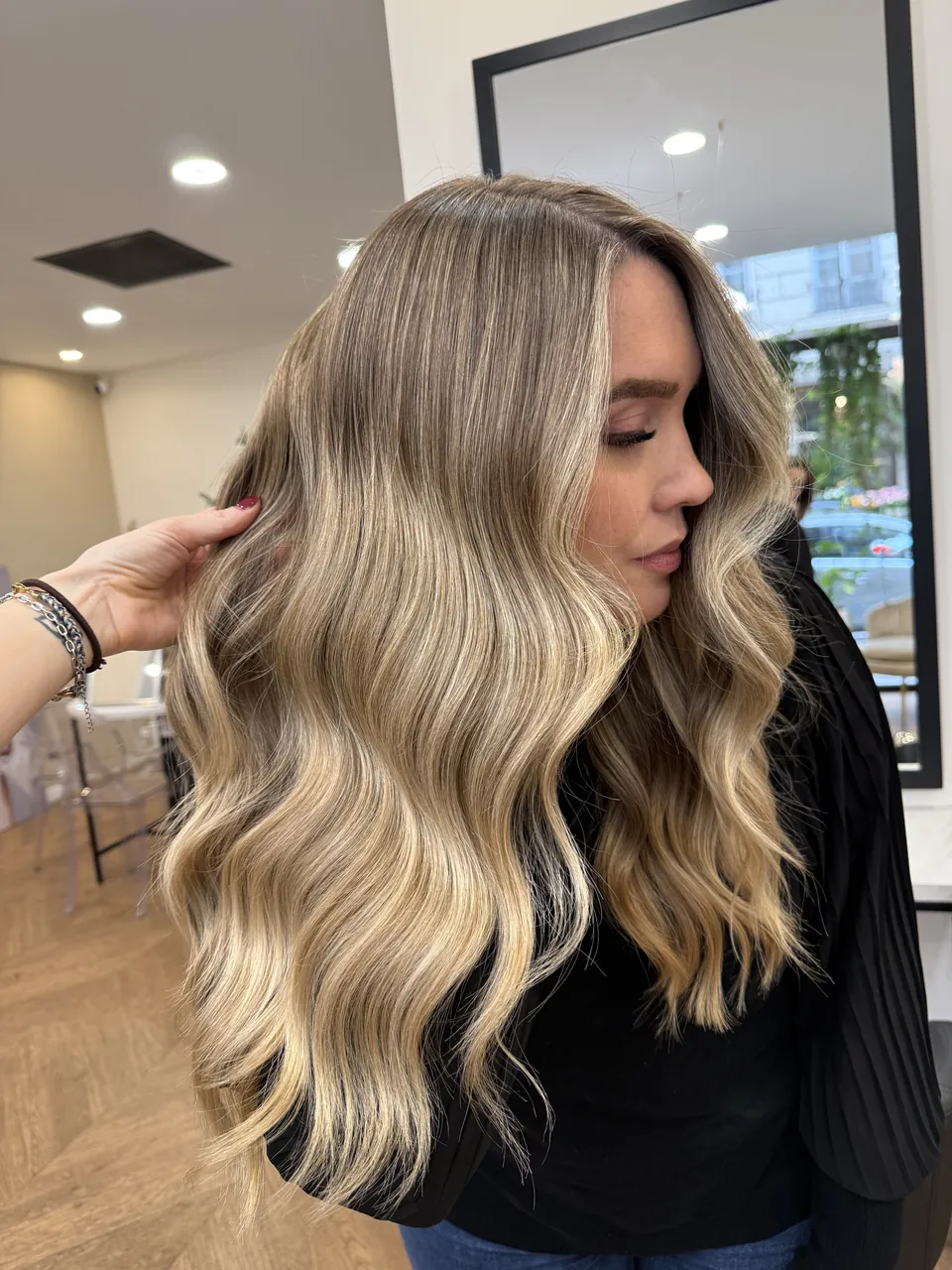 SunKissed AirTouch réalisé par BrookeLyn Meeler — blond lumineux, fondu naturel